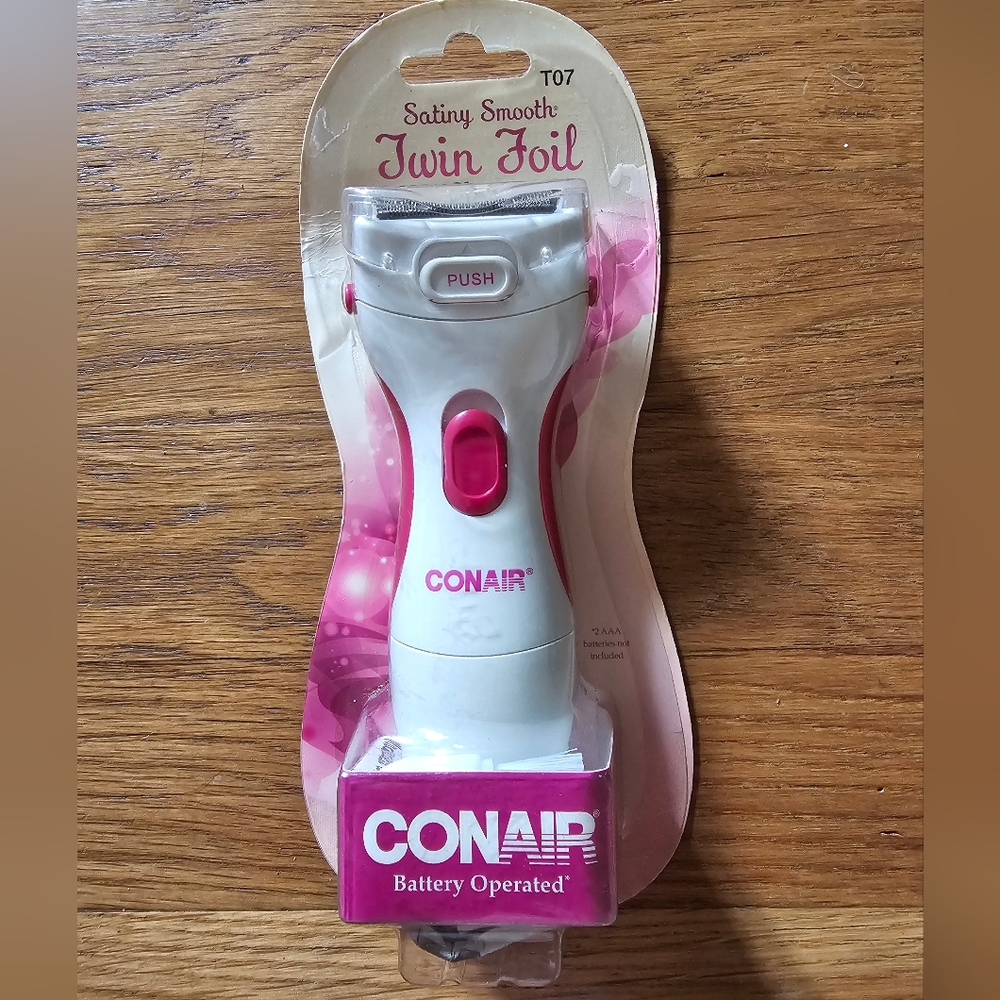 Conair Pink White Women's Shaver 2014 Battery Operated Twin Foil T07 New Package